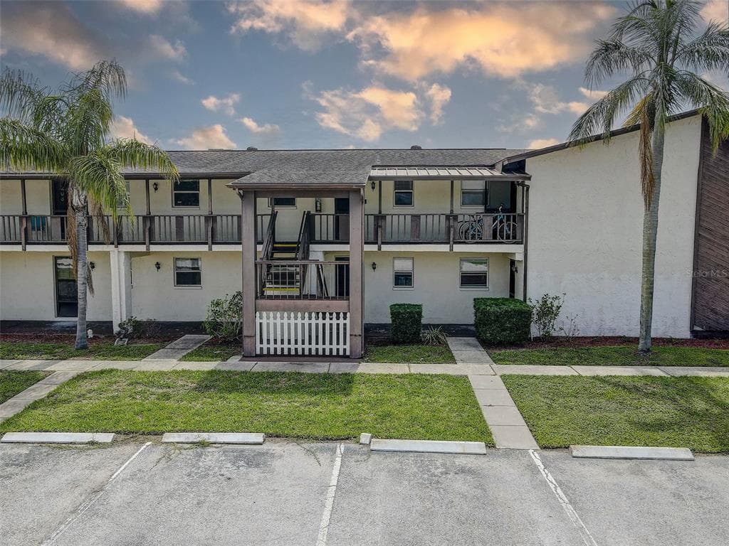 8440 OLD POST ROAD UNIT 104 PORT RICHEY, FL 34668