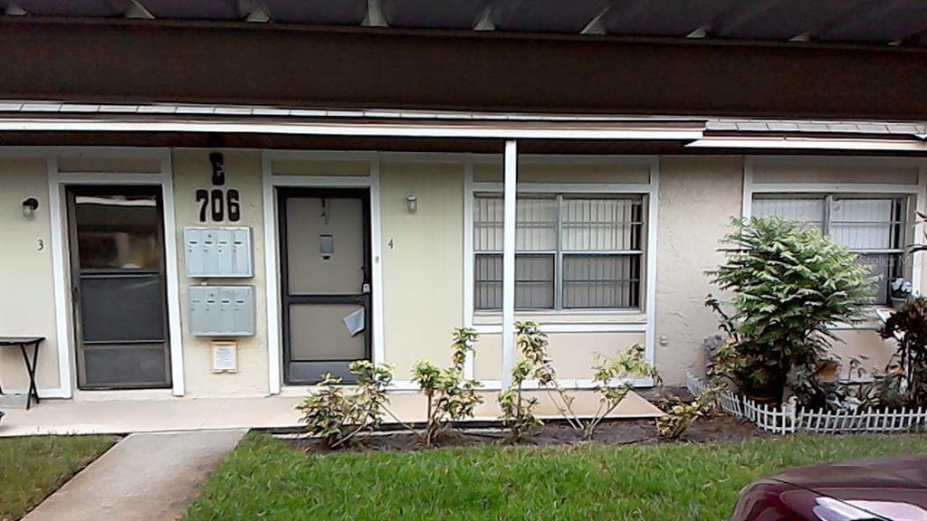 706 GREEN VALLEY ROAD UNIT E4 PALM HARBOR, FL 34683