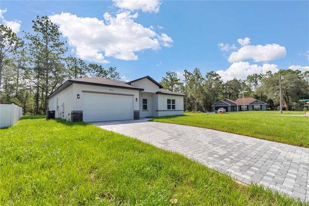 8737 N RAIDIN DRIVE