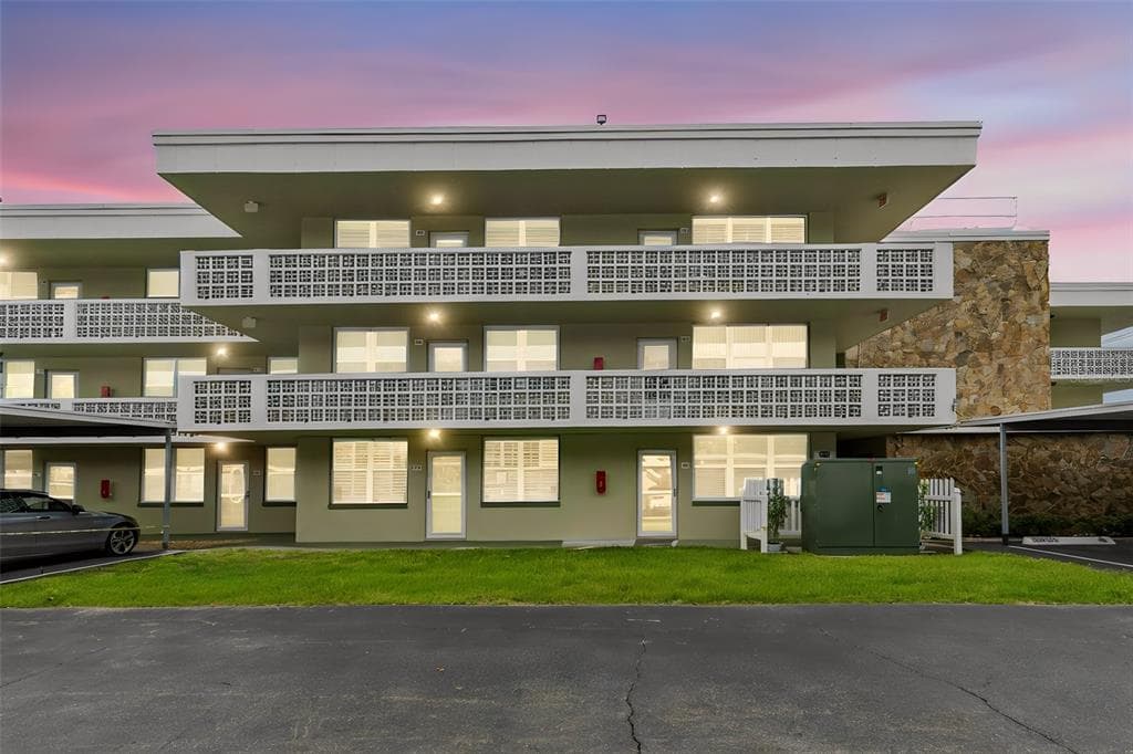 4885 1ST ST NE UNIT 307