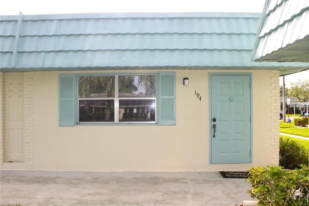 101 CAMBRIDGE TRAIL UNIT 194 SUN CITY CENTER, FL 33573