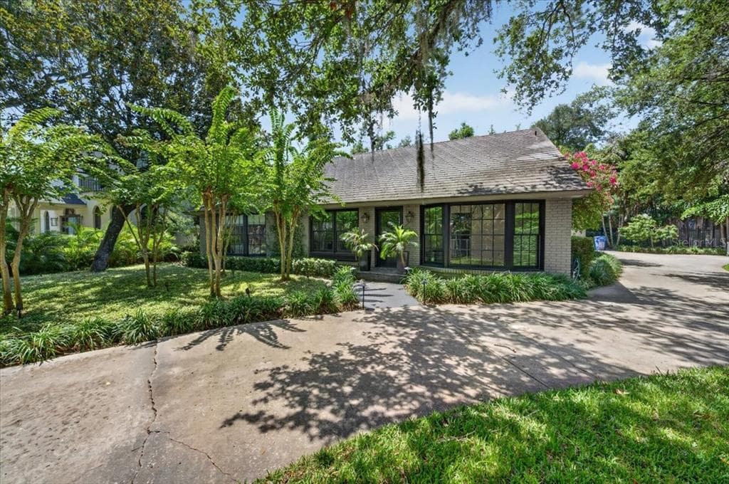 3020 W VILLA ROSA PARK TAMPA, FL 33611