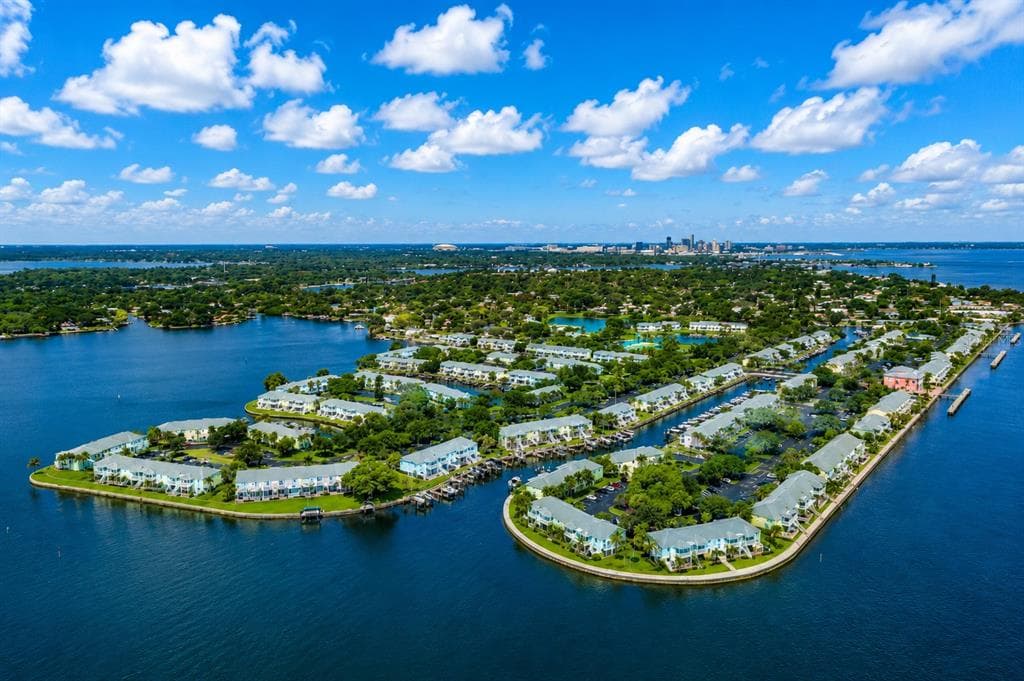 5245 COQUINA KEY DRIVE SE UNIT A ST PETERSBURG, FL 33705
