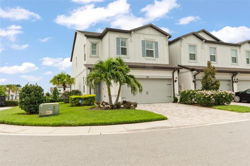 351 SURFSIDE AVENUE NE ST PETERSBURG, FL 33716