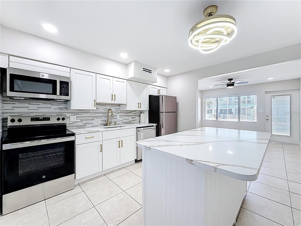 1840 SHORE DRIVE S UNIT 5 SOUTH PASADENA, FL 33707