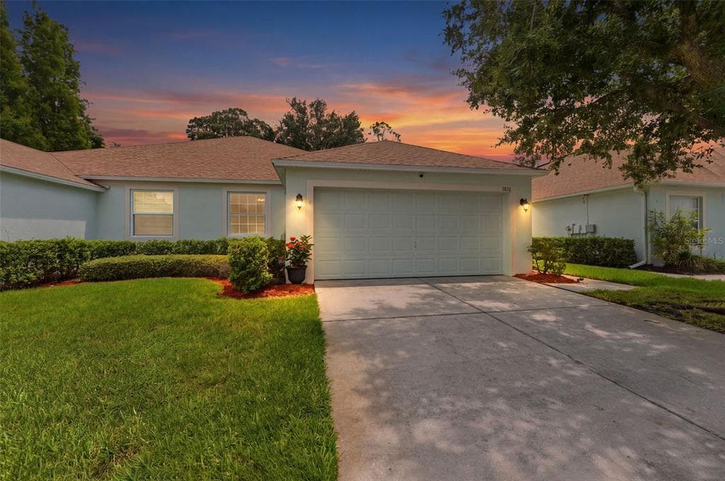 5852 AUTUMN SHIRE ZEPHYRHILLS, FL 33541