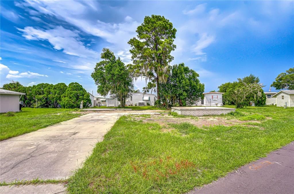 35127 ZEPHYR SHORES DRIVE ZEPHYRHILLS, FL 33541