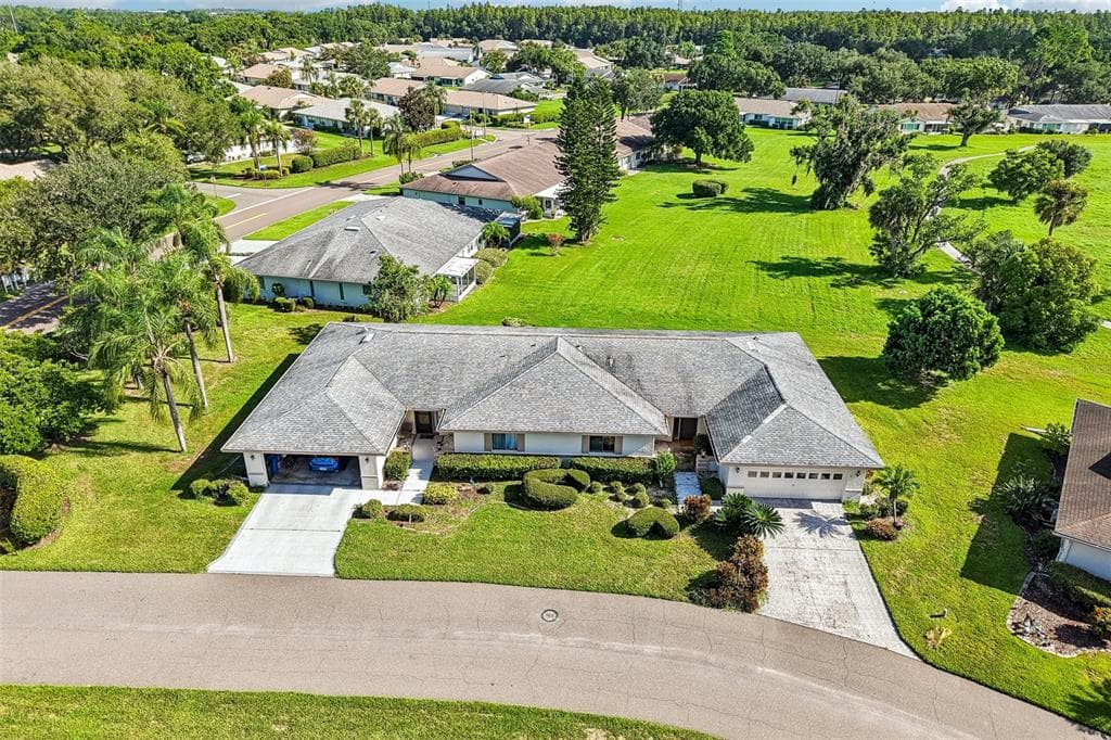 1304 LELAND DRIVE SUN CITY CENTER, FL 33573