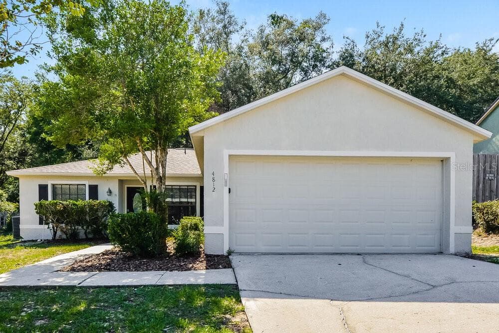 4812 PIERCE ARROW DRIVE APOPKA, FL 32712