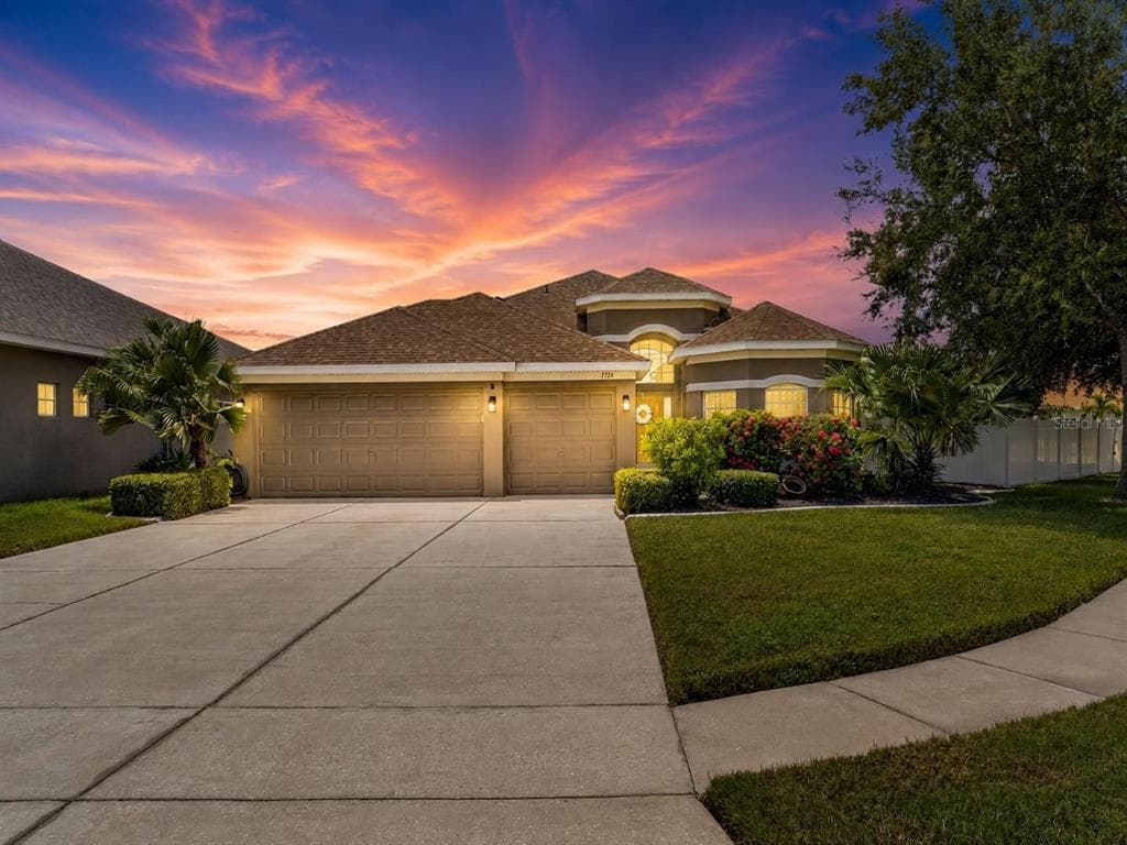 1724 MIRA LAGO CIRCLE RUSKIN, FL 33570
