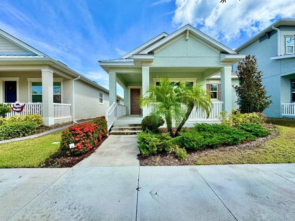 827 WINTERSIDE DRIVE APOLLO BEACH, FL 33572