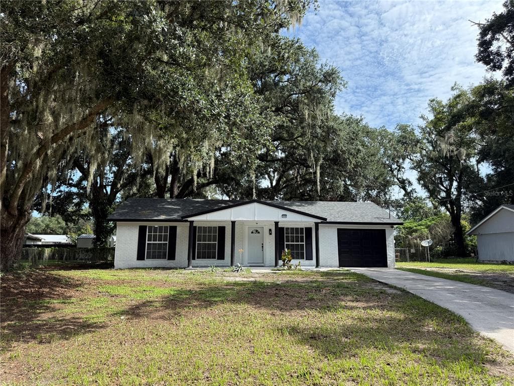 3008 OAKVIEW LANE