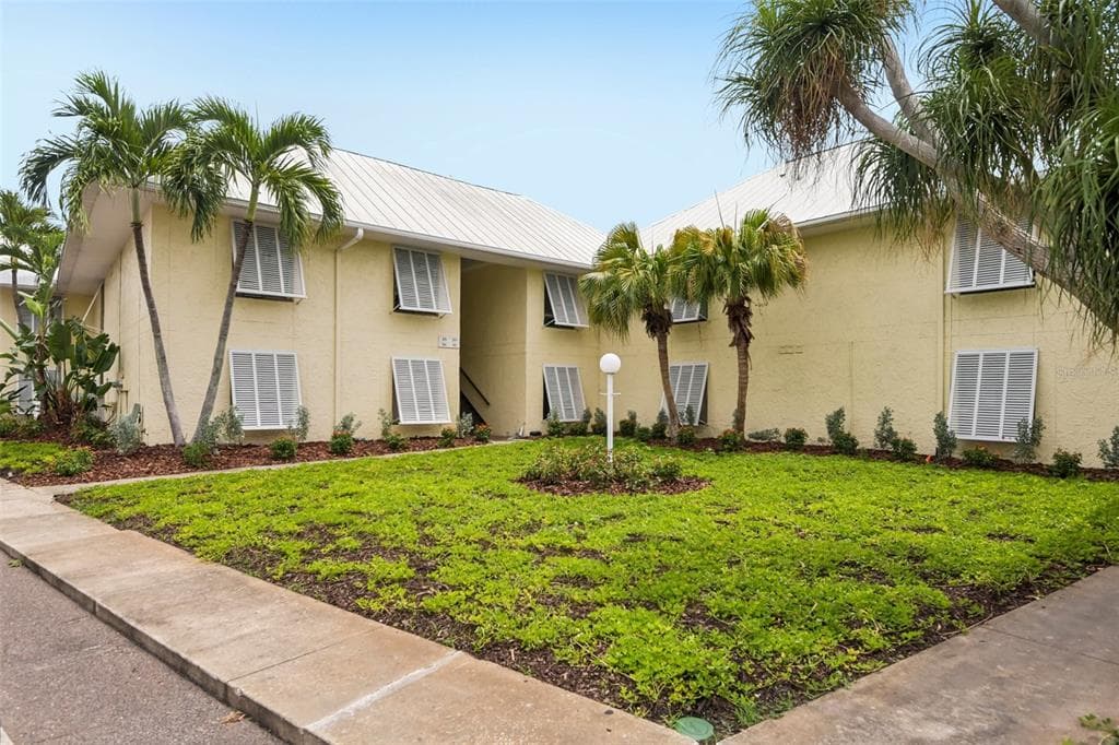 7300 SUNSHINE SKYWAY LANE UNIT 206