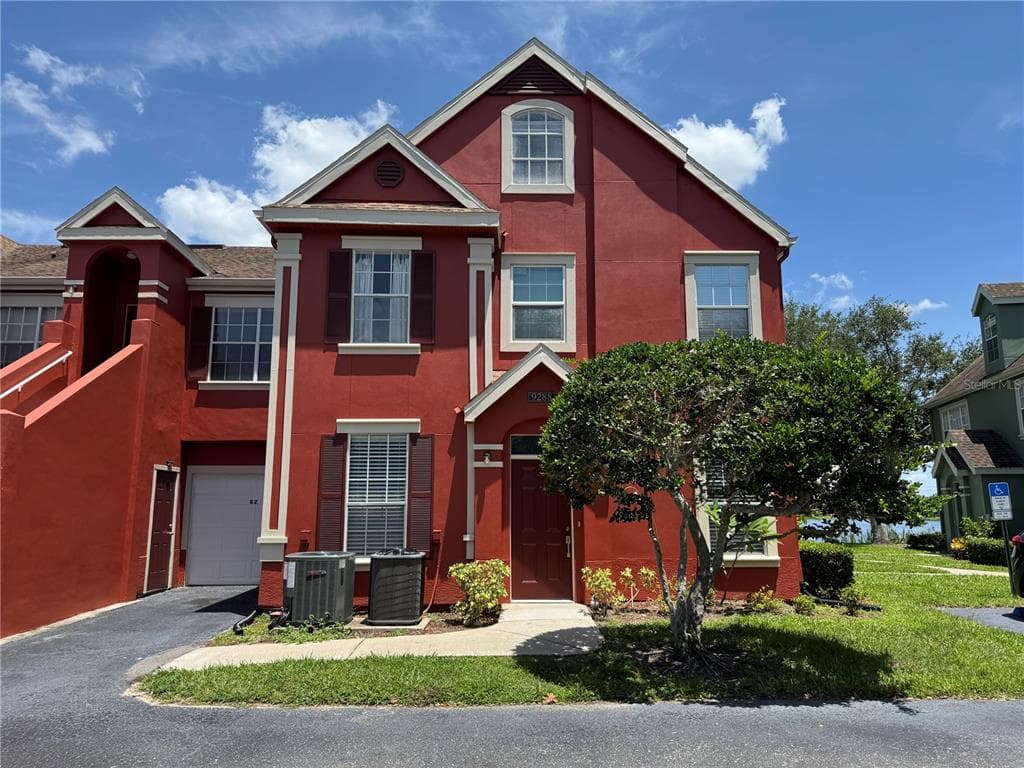 9288 LAKE CHASE ISLAND WAY TAMPA, FL 33626