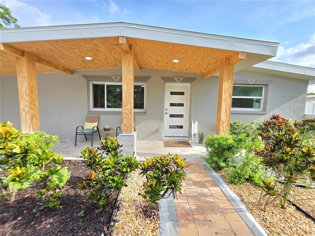 138 DAVISON AVENUE NE ST PETERSBURG, FL 33703
