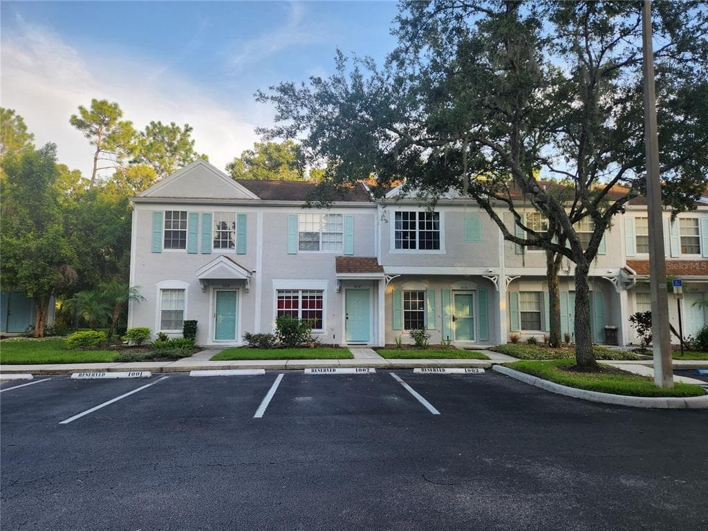 8637 HUNTERS KEY CIRCLE UNIT 8637 TAMPA, FL 33647