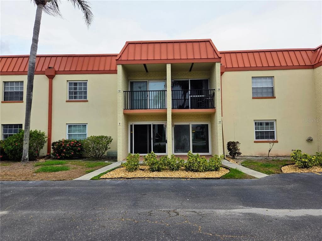 10365 PARADISE BOULEVARD UNIT 13 TREASURE ISLAND, FL 33706