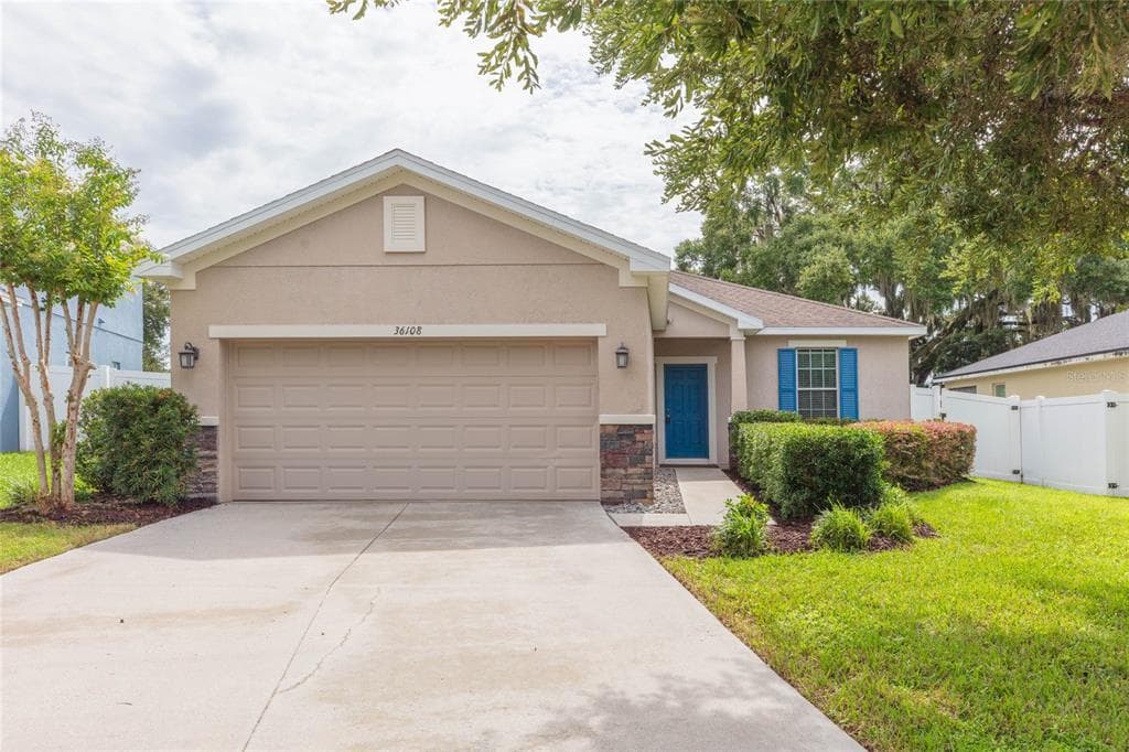 36108 LAGUNA HILLS CIRCLE ZEPHYRHILLS, FL 33541