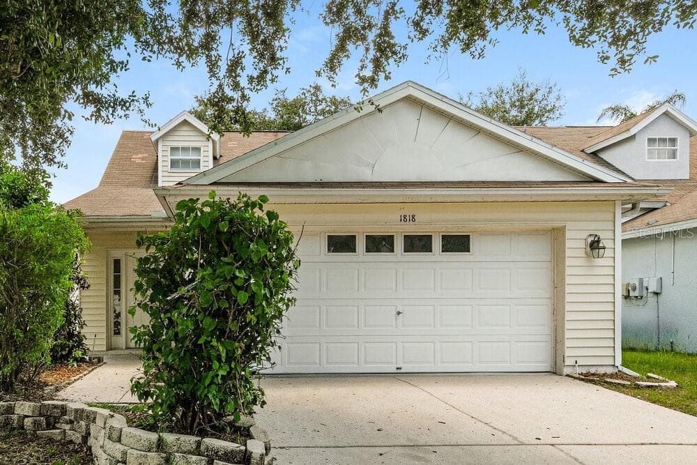 1818 HORSECHESTNUT COURT NEW PORT RICHEY, FL 34655