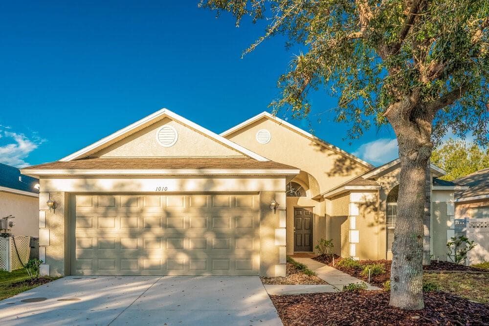 1010 CRISTELLE JEAN DRIVE RUSKIN, FL 33570