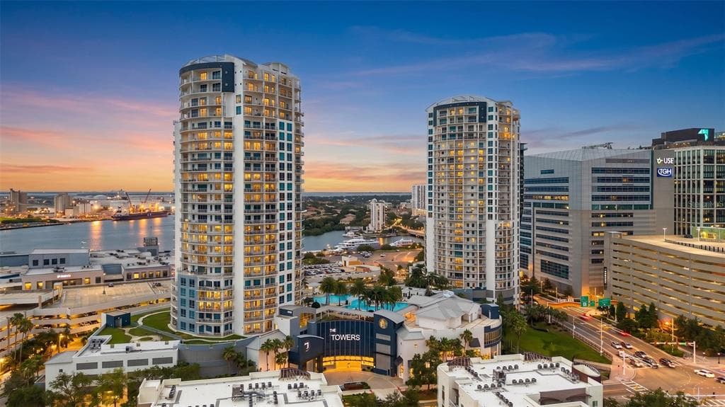 1209 E CUMBERLAND AVENUE UNIT 1901 TAMPA, FL 33602
