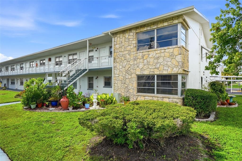5895 18TH STREET N UNIT 1