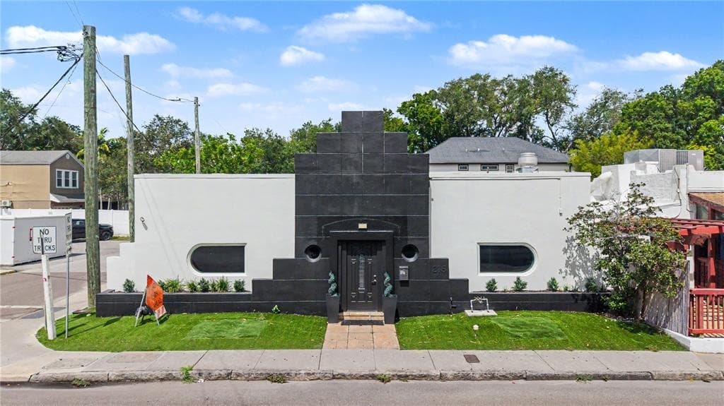 815 S HOWARD AVENUE TAMPA, FL 33606