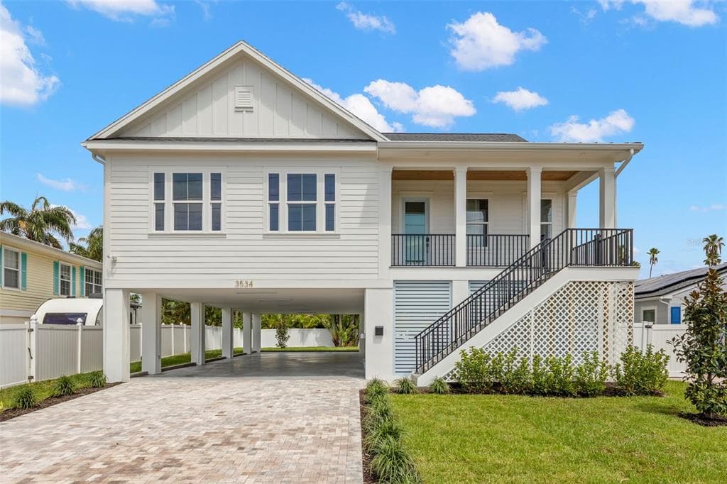 3534 OVERLOOK DRIVE NE ST PETERSBURG, FL 33703