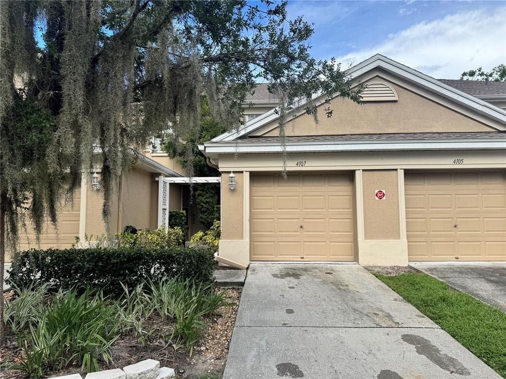 4107 KEY THATCH DRIVE