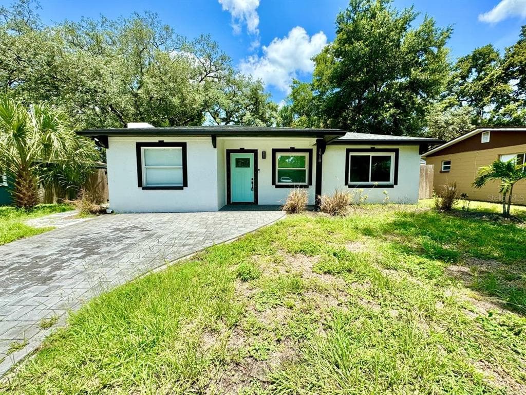 1918 E SHADOWLAWN AVENUE TAMPA, FL 33610