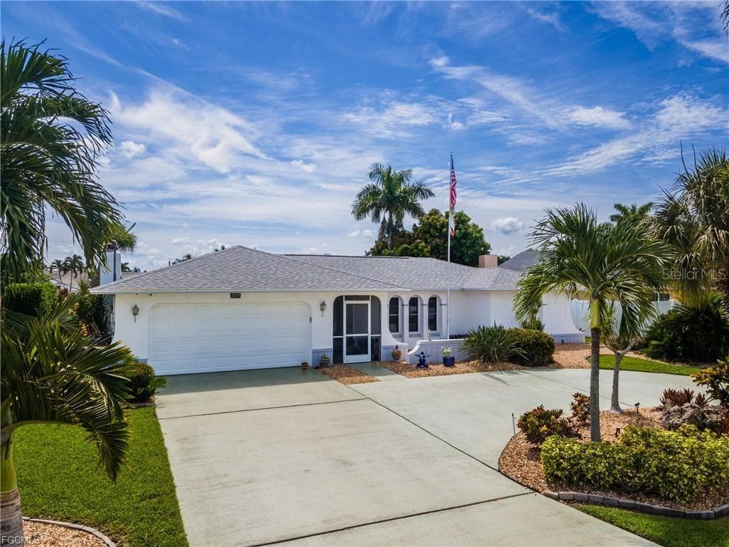 3319 SE 17TH AVENUE CAPE CORAL, FL 33904