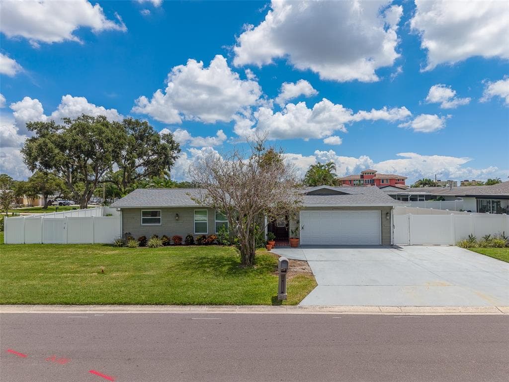 11602 GROVE STREET SEMINOLE, FL 33772