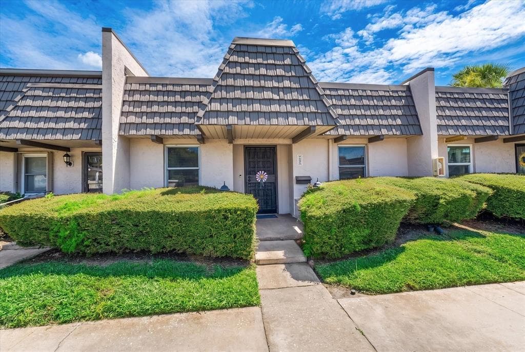 1005 CORDOVA GREEN SEMINOLE, FL 33777