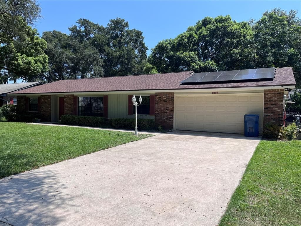2117 YORKSHIRE DRIVE DELAND, FL 32724