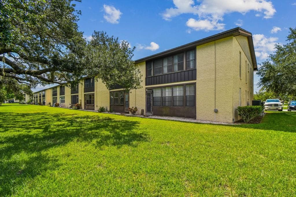 4829 ONYX LANE UNIT 101 NEW PORT RICHEY, FL 34652