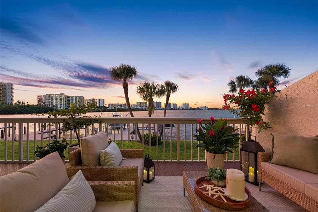 160 MARINA DEL REY COURT CLEARWATER, FL 33767