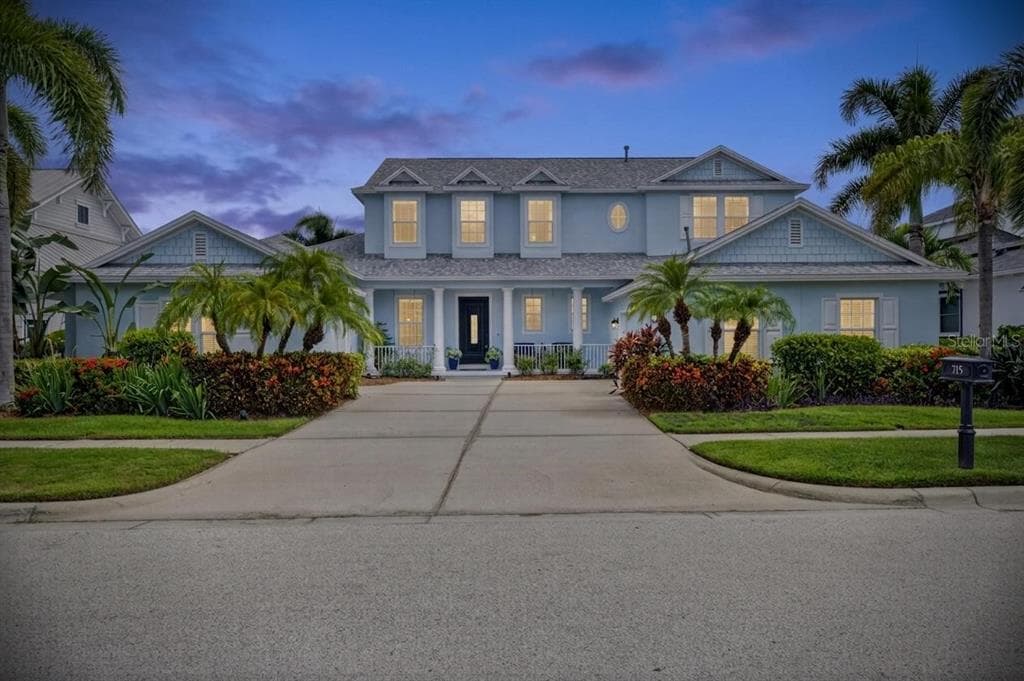 715 ISLEBAY DRIVE APOLLO BEACH, FL 33572