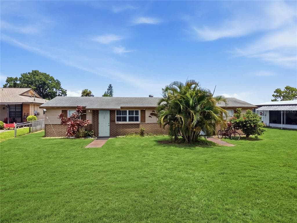 703 2ND AVENUE NW UNIT B RUSKIN, FL 33570