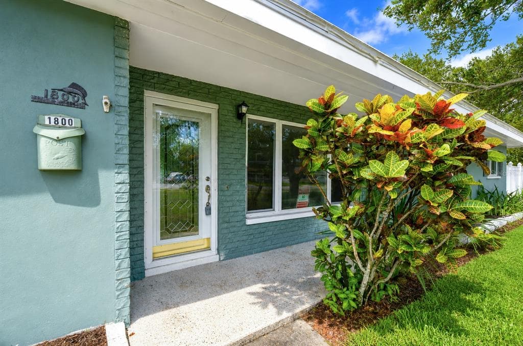 1800 DRUID RD CLEARWATER, FL 33764