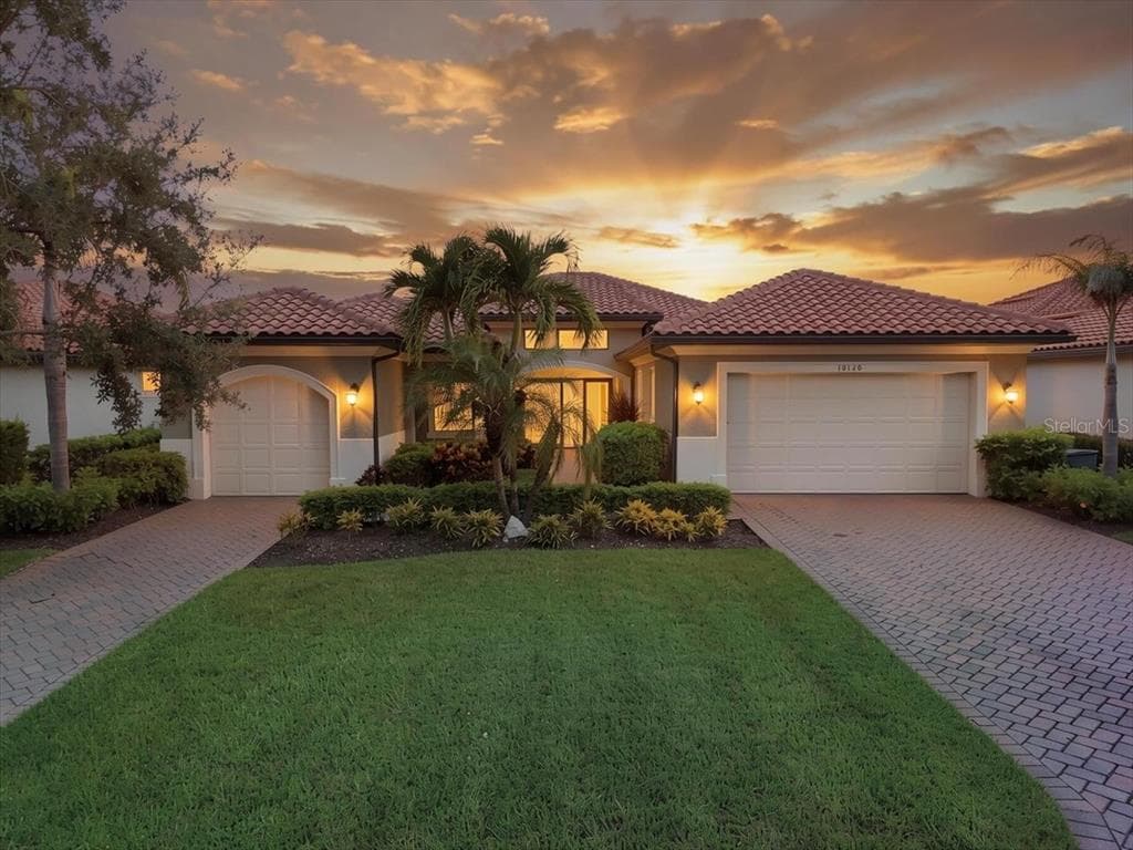 10120 BELCREST BOULEVARD FORT MYERS, FL 33913