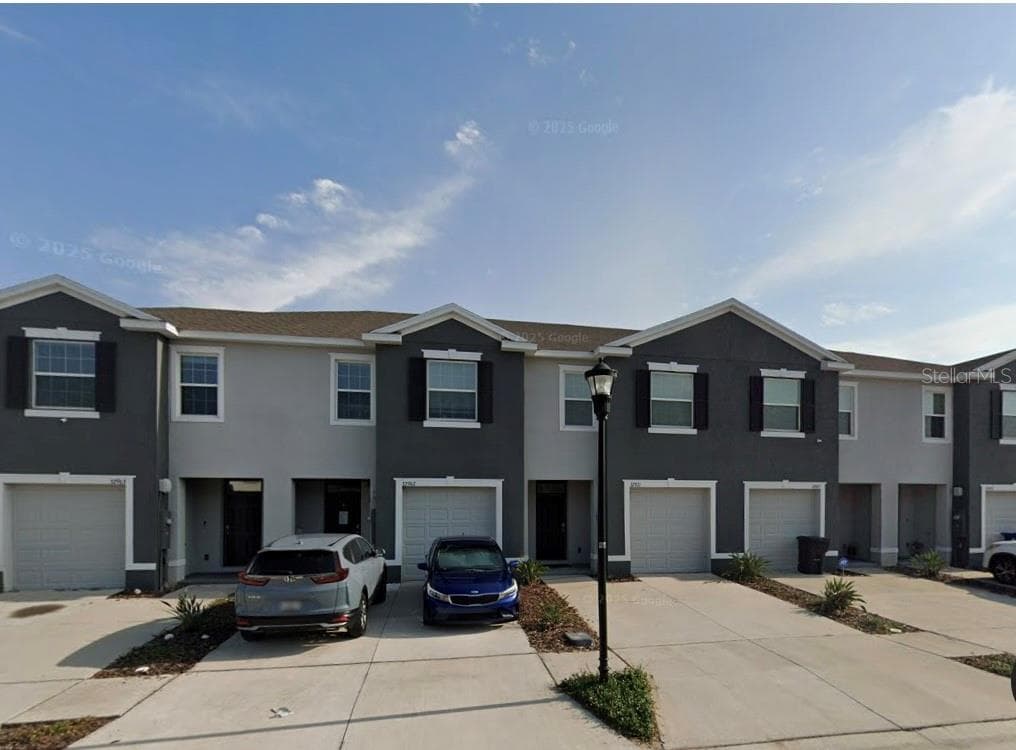 32971 PEZ LANDING LANE WESLEY CHAPEL, FL 33543
