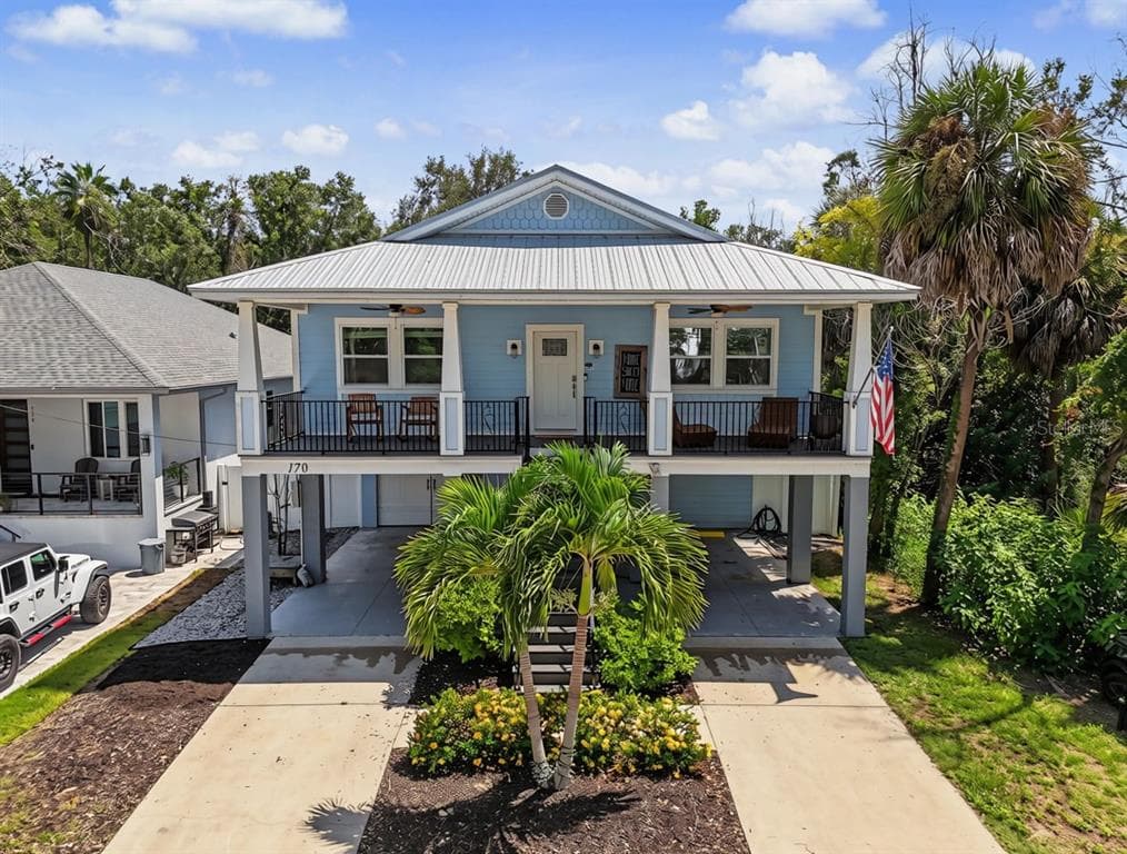 170 E SPRUCE STREET TARPON SPRINGS, FL 34689