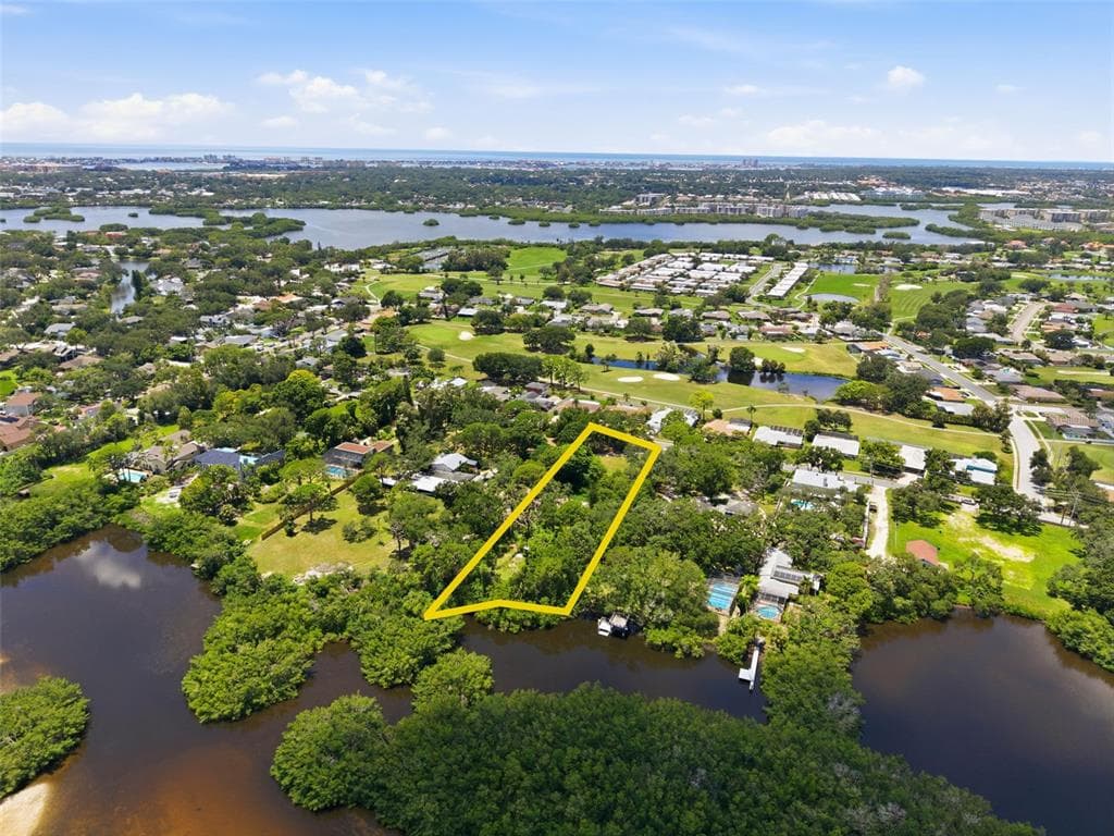 6495 BURNING TREE DRIVE SEMINOLE, FL 33777