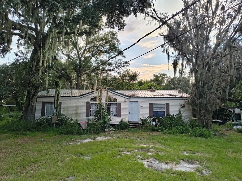 3609 MAXWELL ROAD PLANT CITY, FL 33566