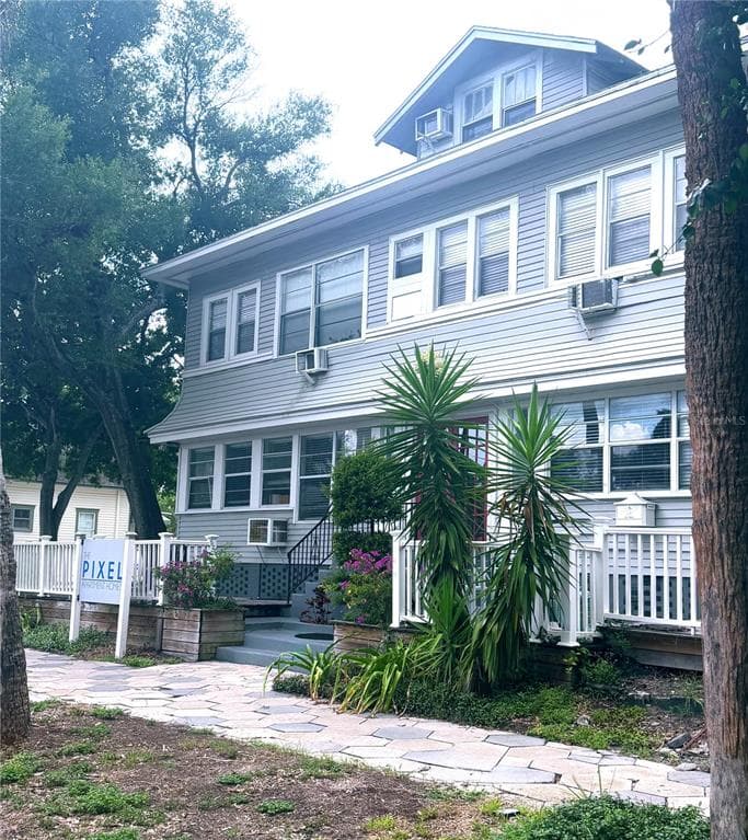 700 1ST STREET N UNIT 4 ST PETERSBURG, FL 33701