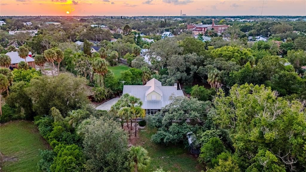 207 N LEVIS AVENUE TARPON SPRINGS, FL 34689