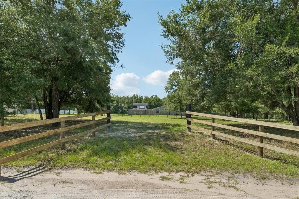 RAISER RD DADE CITY, FL 33525