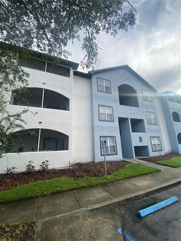 16205 ENCLAVE VILLAGE DRIVE UNIT 102 TAMPA, FL 33647