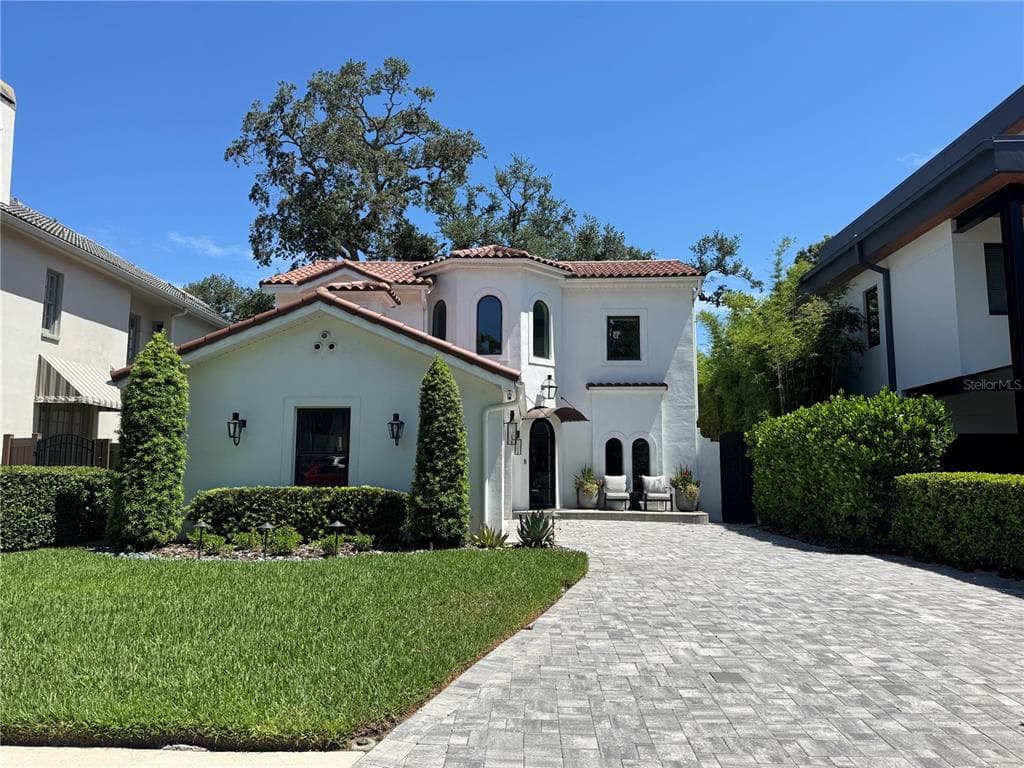 2915 W BAY COURT AVENUE TAMPA, FL 33611