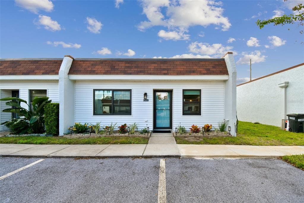 9032 MISSION OAKS BOULEVARD SEMINOLE, FL 33776